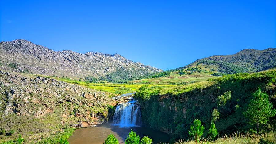 La cascade Andramena de Tsitondroina — attraction touristique majeure du Vakinankaratra