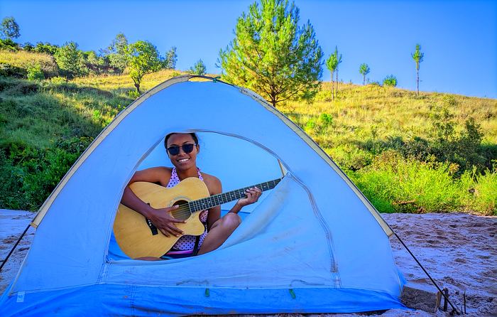 Camping sur les berges de Tsitondroina